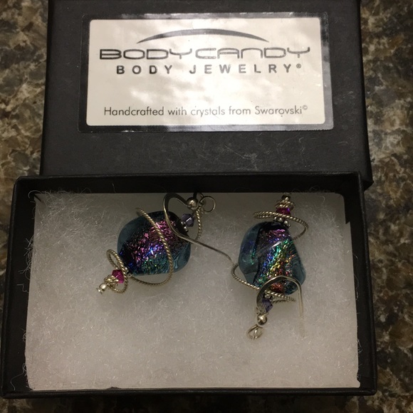 Earrings - Picture 1 of 1